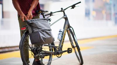 Trek FX+ 2 MS LT S Satin Trek Black Produktbild 3